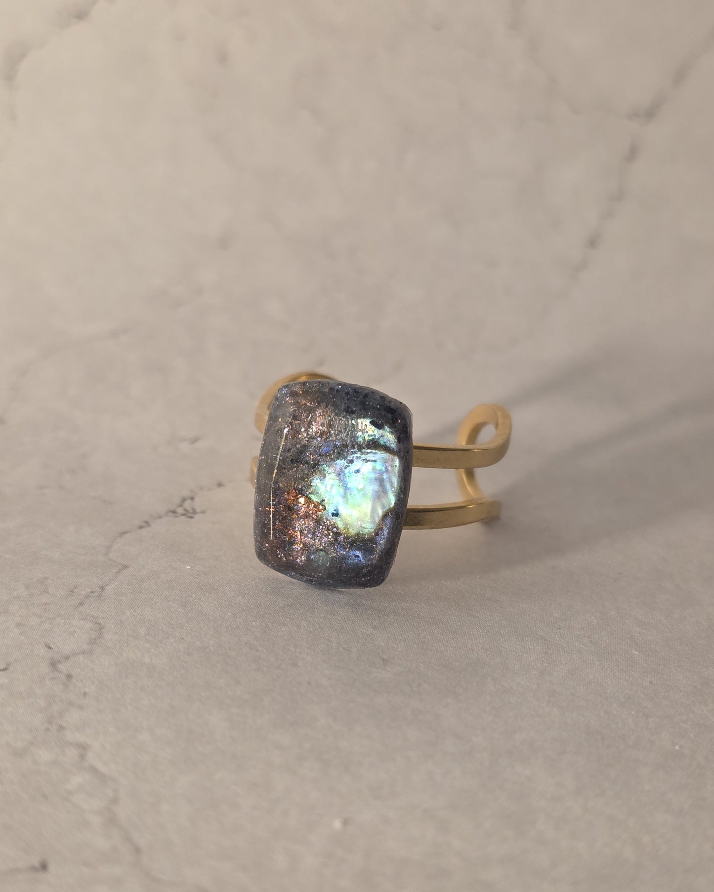 Noa Resin Ring