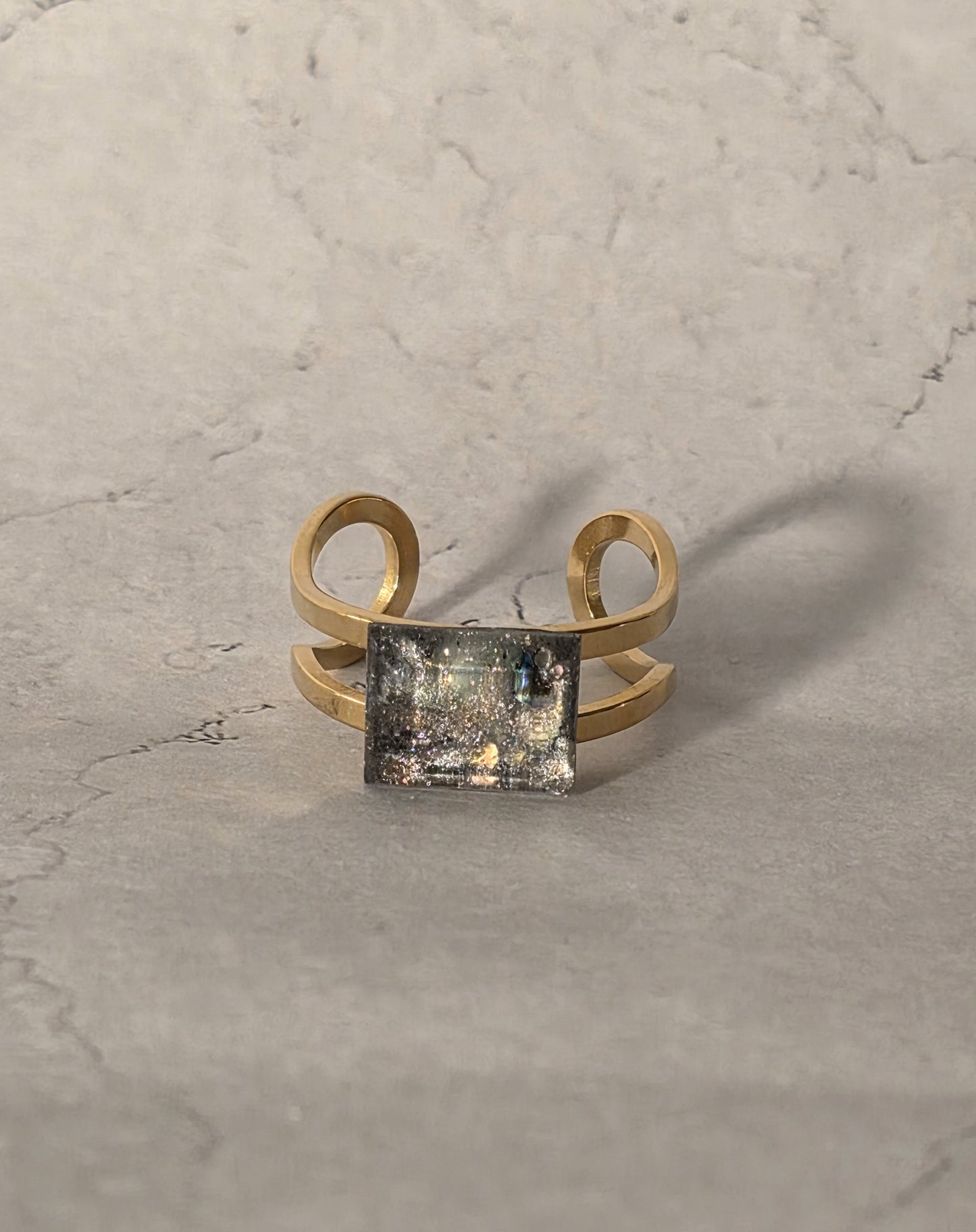 Alma Resin Ring