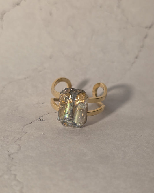 Daphne Resin Ring
